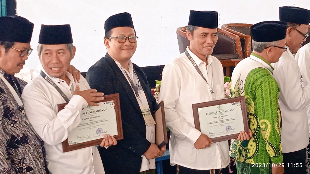 pcnukabmagelang's tweet photo. PCNU Kab. Magelang mendapat penghargaan sebagai pengumpul Koin NU terbanyak kedua. Selamat kepada @lazisnumagelang https://t.co/hW27stDWx8