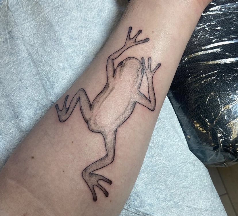fr0gnbug's tweet photo. i never showed off my new tattoos on here :] https://t.co/1EQ9YfKBVp