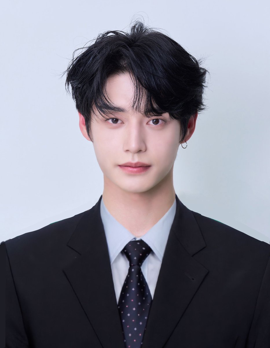 cho2gunbbang's tweet photo. 요청하신 정장 나왔습니다 https://t.co/vqucxrM7Ih
