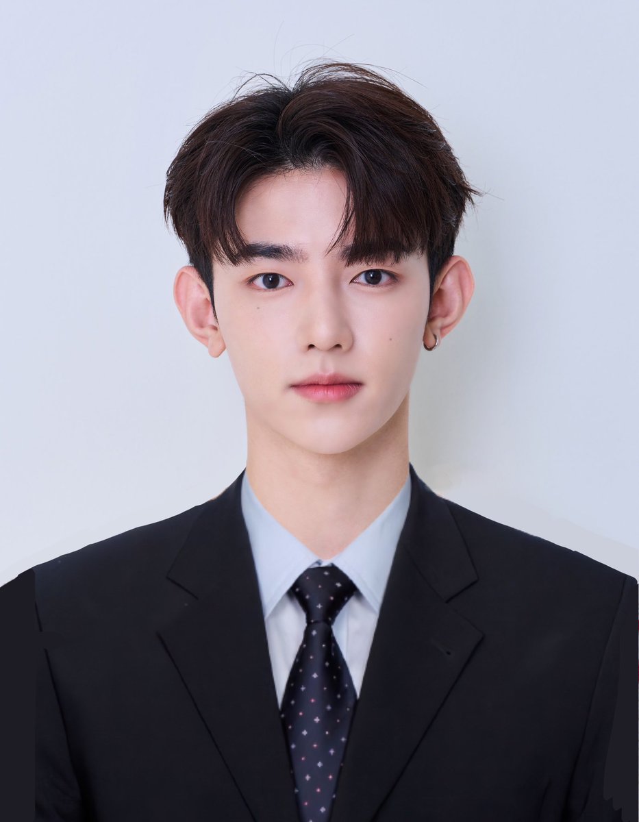 cho2gunbbang's tweet photo. 요청하신 정장 나왔습니다 https://t.co/vqucxrM7Ih