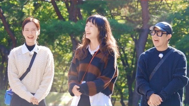 ouh jeon somin is shining like a sunshine she is 🥺❤️

전소민 너무 러블리~