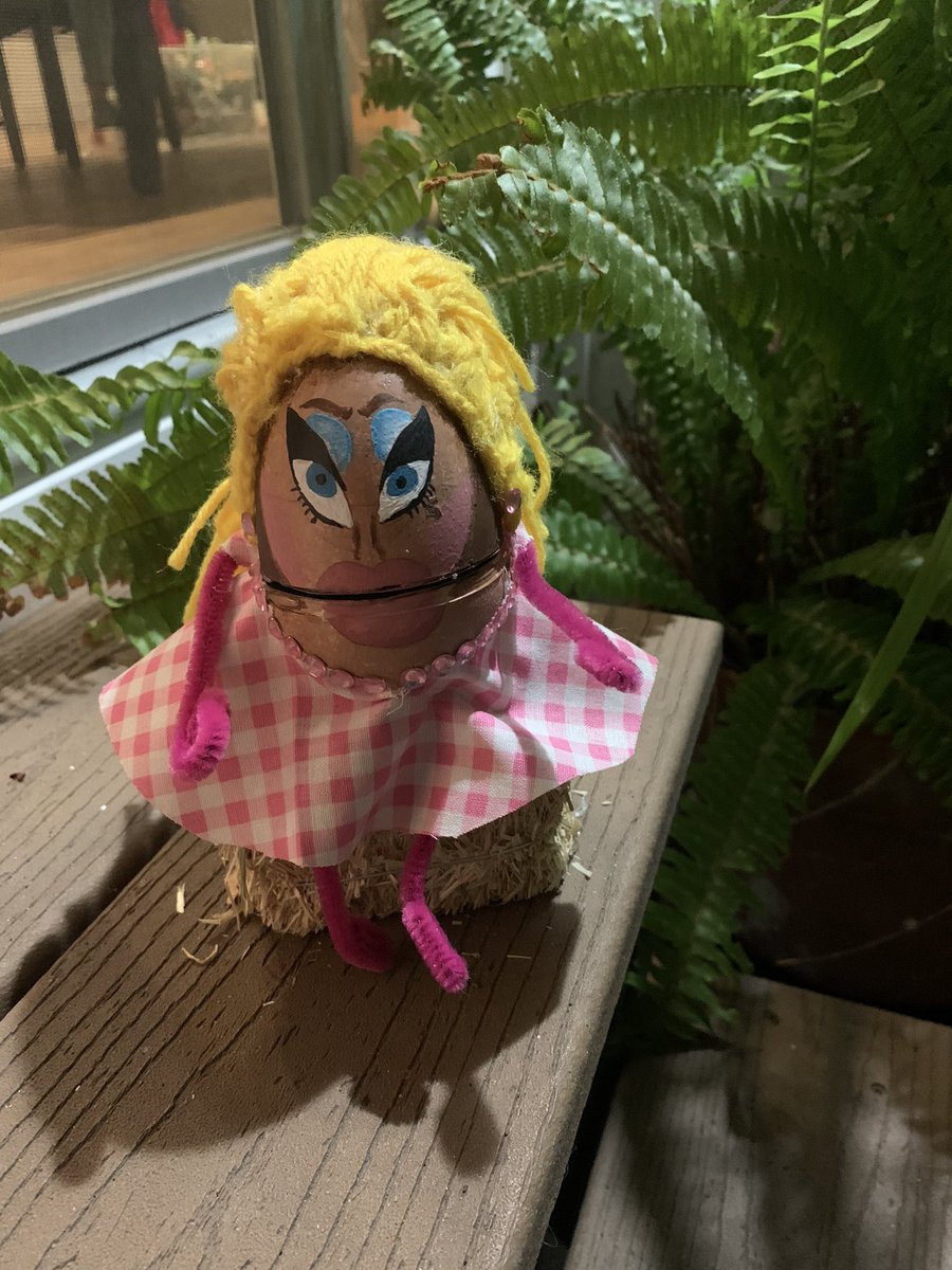 SophDanielle6's tweet photo. I made a @trixiemattel puppet for my class! https://t.co/ODhXxNc6DF