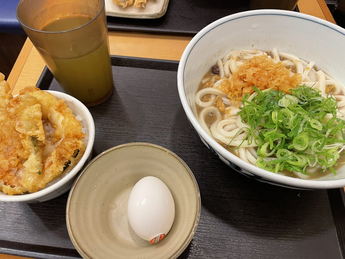Pkobochannel's tweet photo. 煮干しうどん

うーん、うどんの口できたらこれは違うかな！
にぼらーとしては好きな出汁だけど

てか、瀬戸うどんて初めて入ったけど、ゼンショーなんかい！ゼンショーで全国5店舗だけだから力は入れてないのかな？

#瀬戸うどん https://t.co/jCZ9mUHjZn