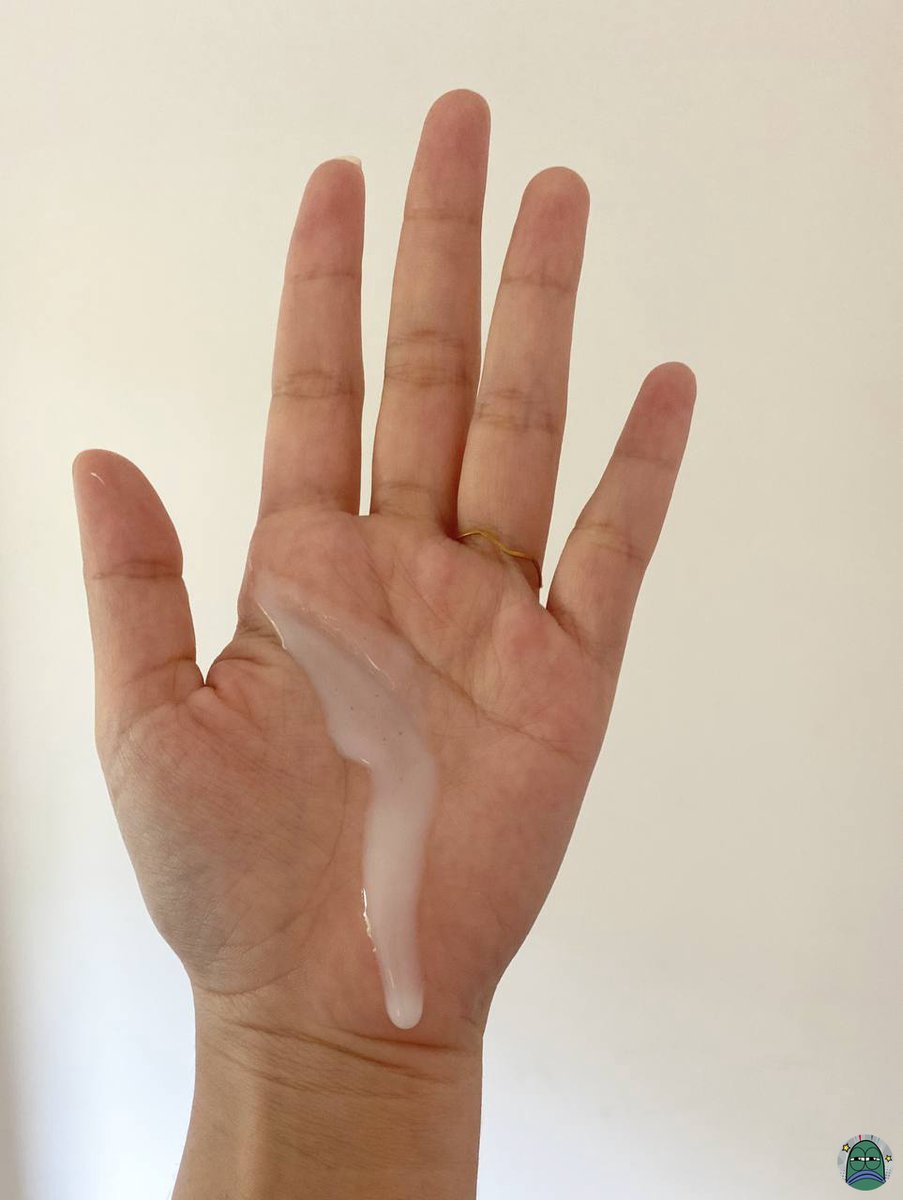 💚 ges. Ak punya SS Emina tp teksturnya jd cair bgt ky gini tuh msh aman dipake ga ya?? Blm exp ko