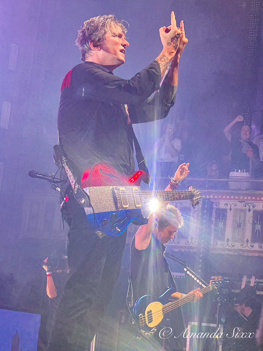 amandasixx's tweet image. Too much rock for one night #night2 #marvelous3reunion