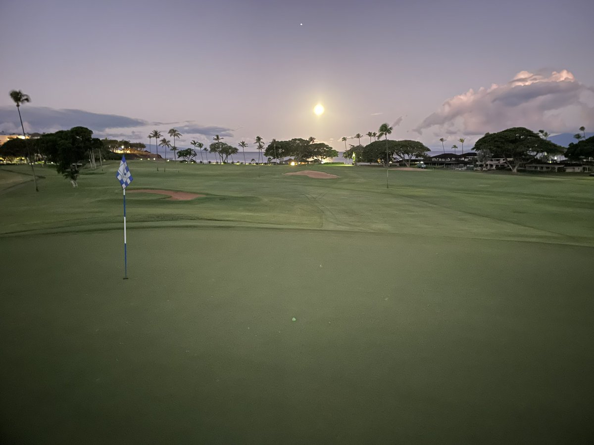 Spectacular full moon and Jupiter this morning for our final round of the Ka’anapali Classic. The teams crushed  even though still dealing with the aftermath of wildfire and displacement. Long road ahead…keep moving forward
#Lahaina strong
