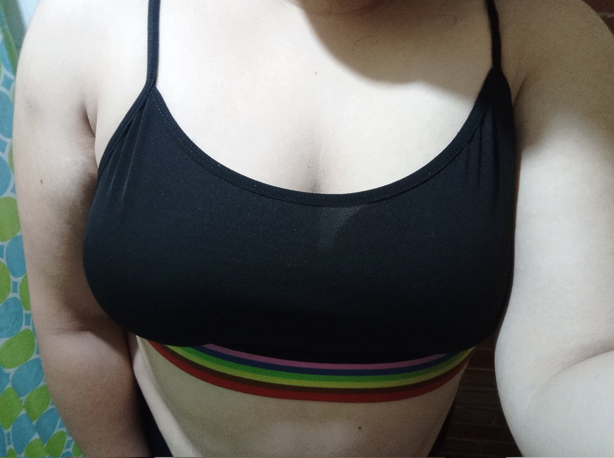 BabyLozada25's tweet photo. Buenas noches que sueñen rico 😚 https://t.co/ADviCYxTUK