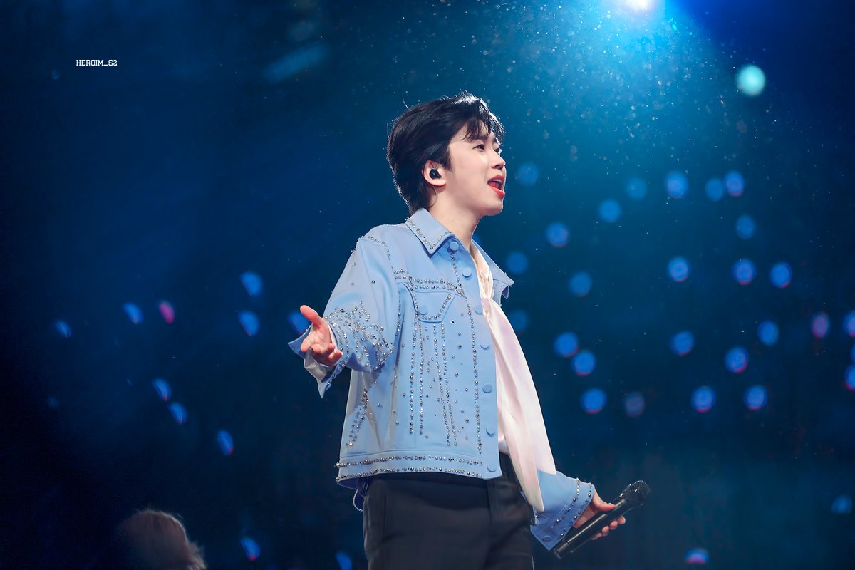 Heroim_S2's tweet photo. London Boy의 이야기 

#임영웅 #limyoungwoong https://t.co/vNz9WFBEmp