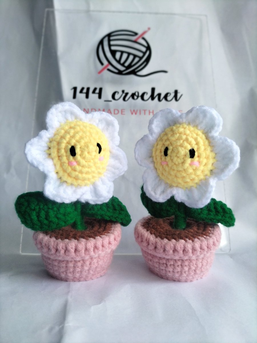 144_crochet's tweet photo. Mini flower pot crochet
🩷🖤🤍
#144_crochet
#crochet
#crochetflower
#crochetbouquet
#allaboutcrochet
#crochetkeychain
#alltypeofcrochetwork
#crochetmalaysia
#crochetampang
#smallbisnes
#handmadewithlove https://t.co/GGGGC8F6sb