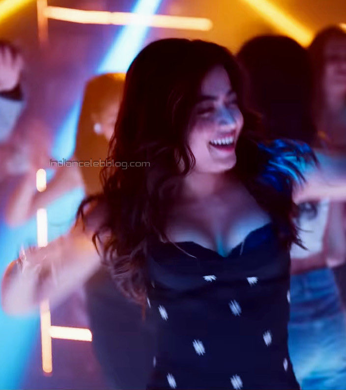 akshu_akshithaa's tweet photo. Rashmika 🥵🥵🥵 https://t.co/N9rsD4HHiY