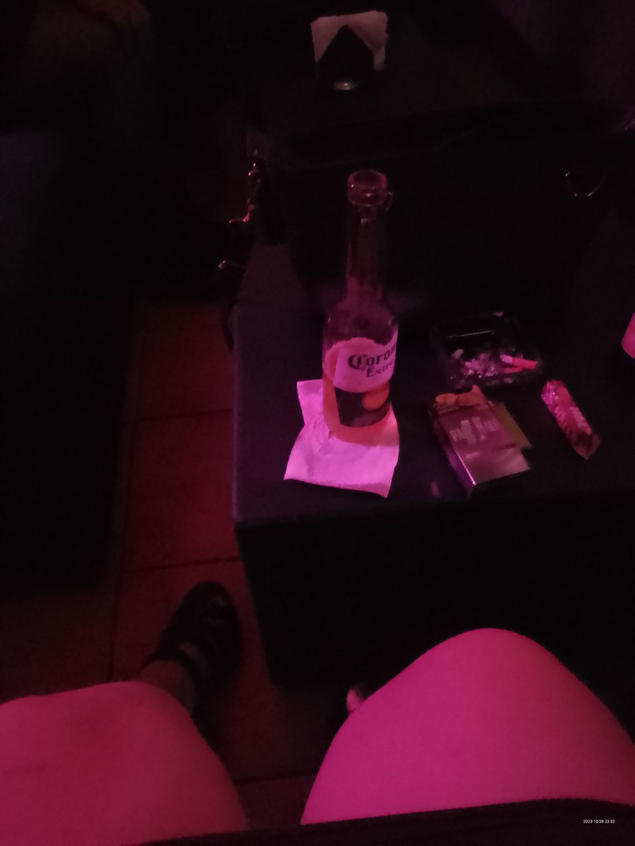 AlmaDeliaCard11's tweet photo. Empezando la noche, saludos para todos. https://t.co/H1udBFsWgA