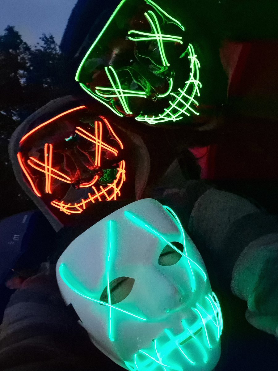 We had a blast! Happy Halloween
Maybe on Halloween it self a stream this way? #Halloween #streamer #family #gamer #fy #foryou