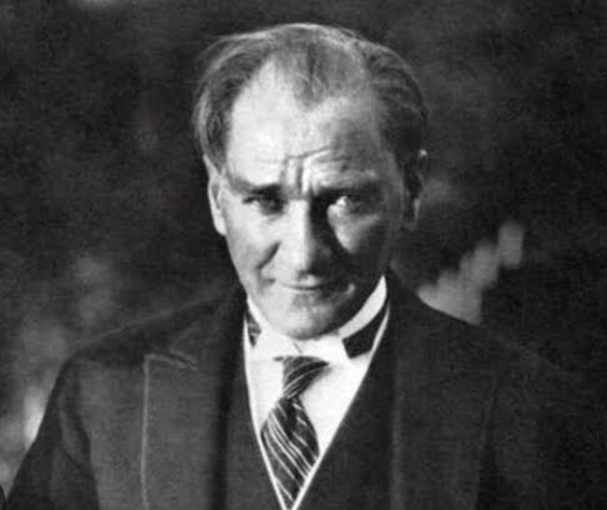 günaydın! ❤️
yaşasın cumhuriyet! 
#cumhuriyet100yaşında