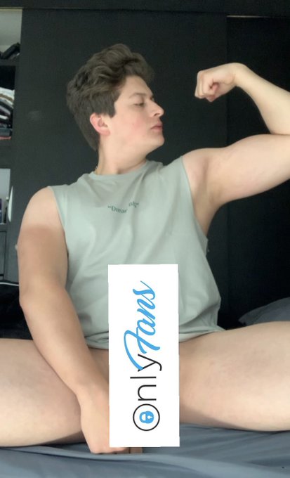 Quien se anima a chuparmela? 😏👅  https://t.co/SgouNy0lqw https://t.co/31xciEb4qO