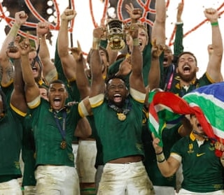 MziBloro's tweet photo. Kufuneka sithi NTSHATSHELI ngoku xa sibizana ma Afrika amahle https://t.co/evpiii0C62