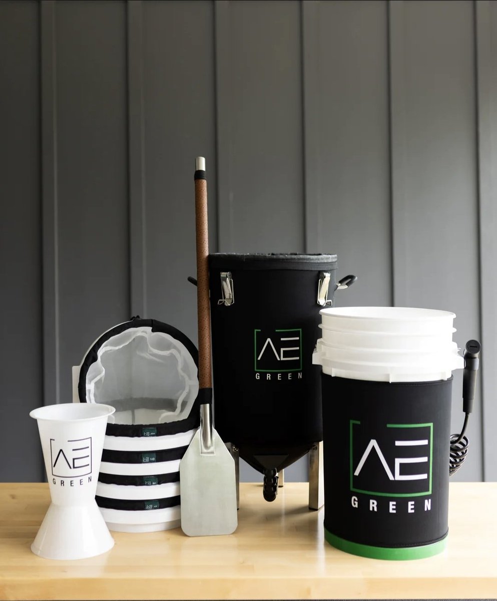 goingdeep927's tweet photo. I Was Trying To Wait Till It Arrived But I Gotta Show You Guys The New Standard of Bubble Hash Wash Stations! DM For Info & Stay Tuned For More Info On The Giveaway! #CannaLand #JGYO #JEYO #XComGrower #ExtractLife #Solventless #TerpHunter #FullMelt #HREAM #420Life #cannabisgrower https://t.co/oJPX5wcOQX