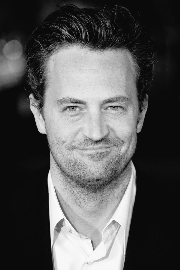 eliistender10's tweet photo. "There are two ways to go when you hit that crossroads in your life: There is the bad way, when you sort of give up, and then there is the really hard way, when you fight back" #ripmatthewperry https://t.co/EJ6Q1yuaem