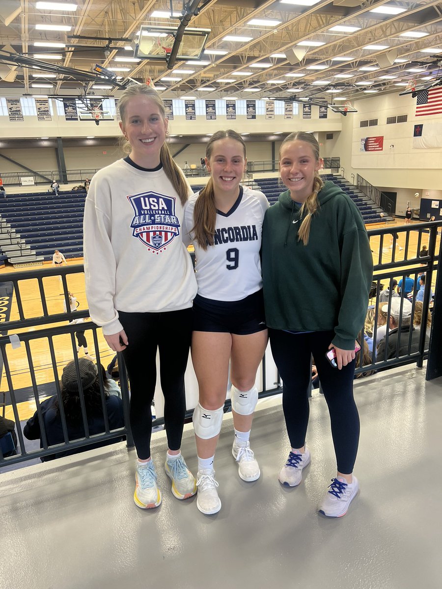 Club family 💙❤️🏐 <a href="/cunevolleyball/">Concordia Bulldogs Volleyball</a>