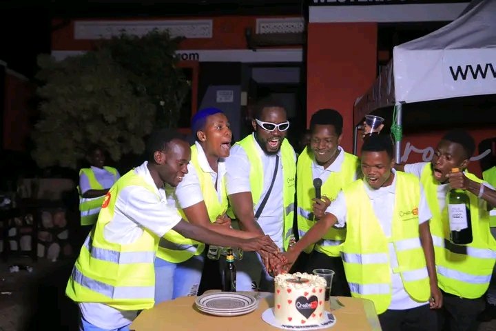 Babigayisa50953's tweet photo. @912CroozeFM November love to you inya, dybala wakanda kabagambe Bridget ayebazibwe Nashmorgan Ivan Pavlov Rodgers Miles Amanya Levi's and Team Kibec Co in ibanda town #NovLov https://t.co/fN8uwP1EjO