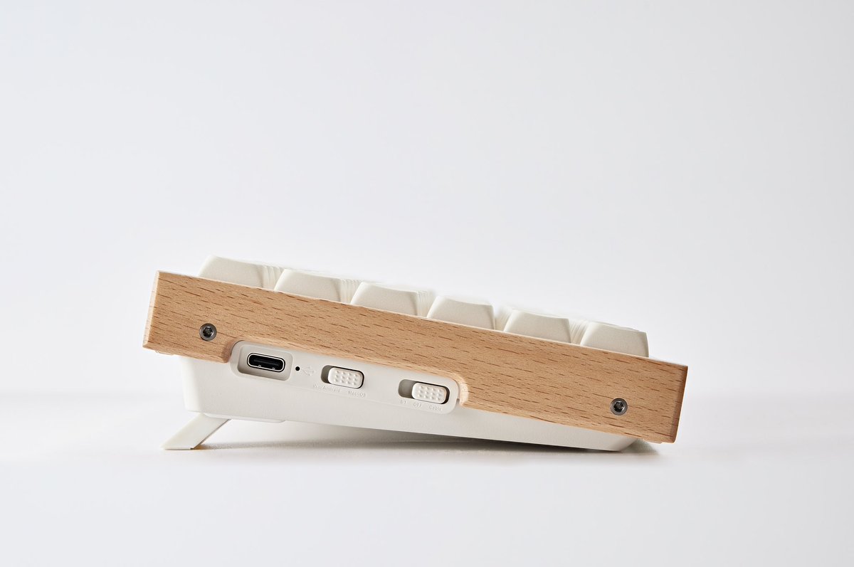 duanzi's tweet image. 「……两种设计传承都帮助我们理解了产品，这些产品形成了我们的日常生活形态。它们引导着我们的欲望，承载着精巧的设计来获取情感的反馈。产品可以漂是亮、聪明、精巧或精密的，但也可以是粗陋、平庸或有害的。…