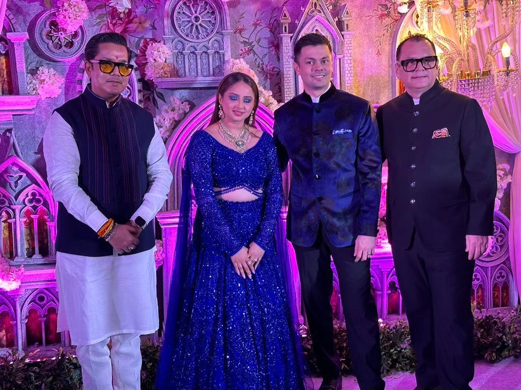 Happy Wedding
Attended gala wedding  of Andre Timmin's Son ( Co-Owner Wizcraft , India's Biggest Event Company ) at Taj Lands End.
Mata Rani Bless Newly Weds Couple