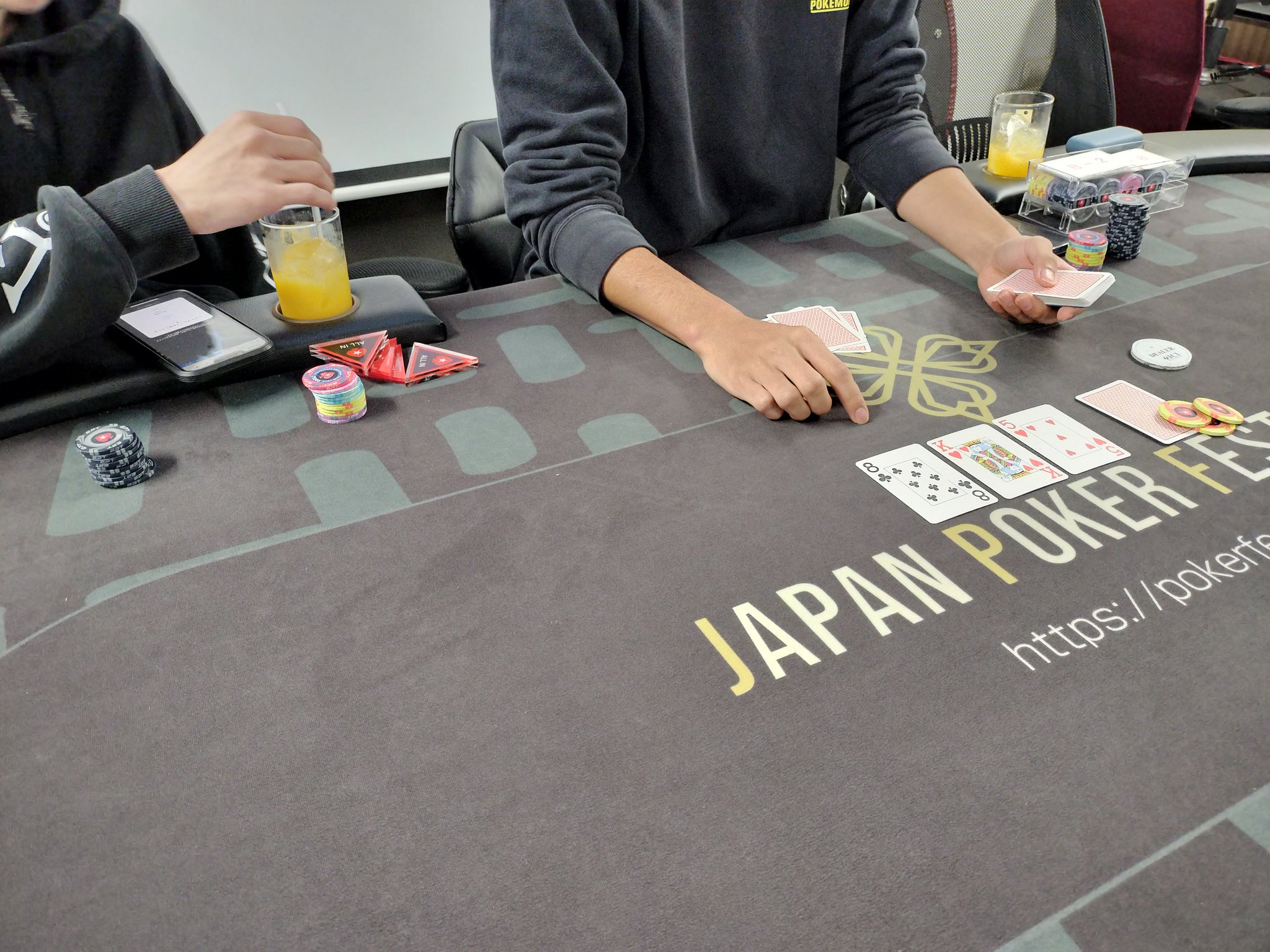 【じゅり】ポーカーテーブル Amazon.co.jp: ポーカーテーブル 【ギャラクシー】 - カブト