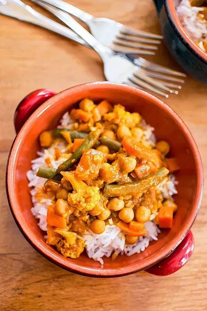 Living_Lou's tweet photo. This curry is easy to make and packed full of vegetables!

Made with cauliflower, carrots, sweet potatoes, chickpeas + green beans.

RECIPE: https://t.co/GYpP6ofqgd
#vegetarian #curry https://t.co/8uAkym5qgn