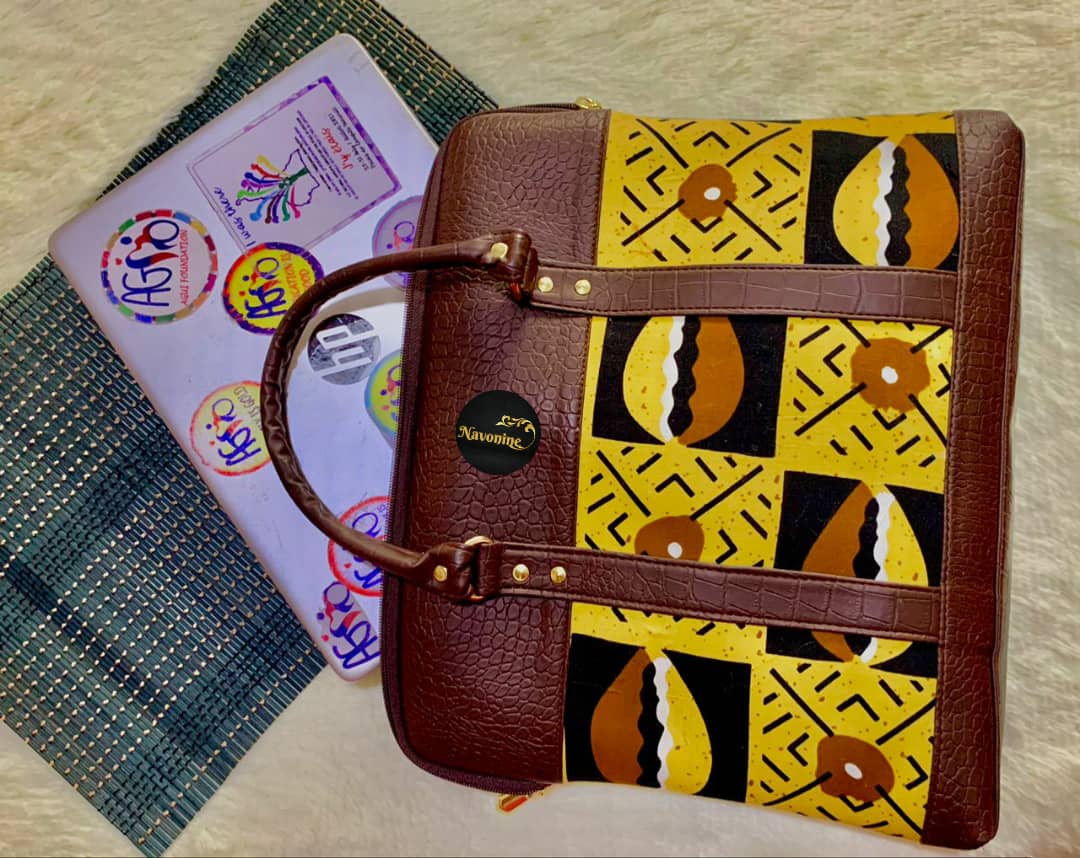 AGUI_FOUNDATION's tweet photo. #Think_Create_Inovate
#handcrafted things
#Afritude
#Vpluewhatyouhave
#Consomons_Camerounais
#Navonine
@MINAC237 
@minproffcmr 
@doualanow 
@doualart 
@navonine https://t.co/XkTrR0SDN2