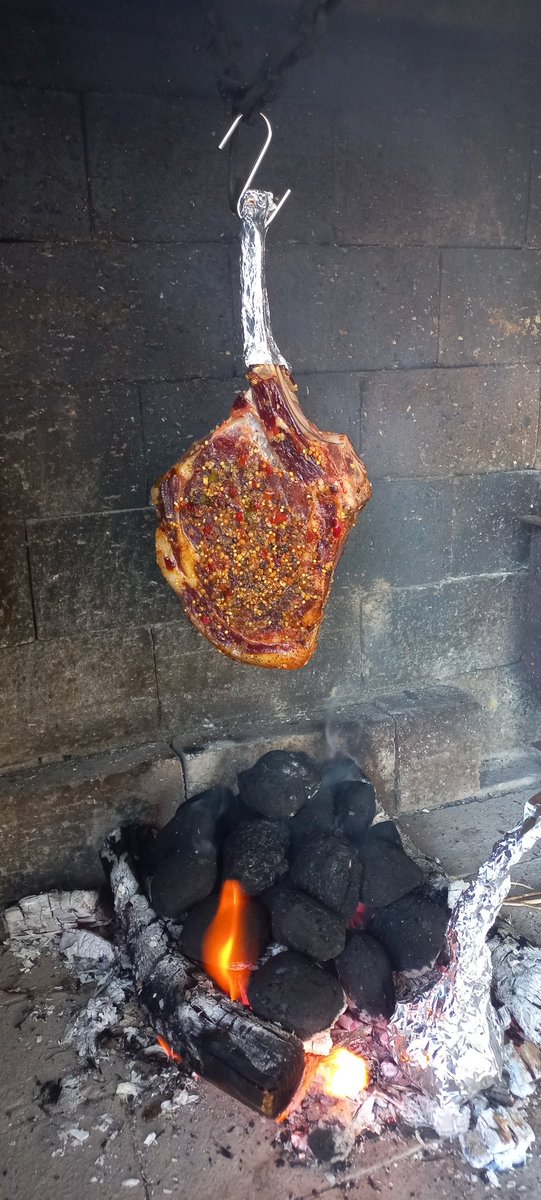 bertusshark's tweet photo. Had the most incredible steak last night from the Village Butcher in Tokai. Reverse sear and rested with some garlic butter. Just awesome!! #ratemybraai #RWC23Final #supportyourlocalbutcher https://t.co/qikBLhrWGc