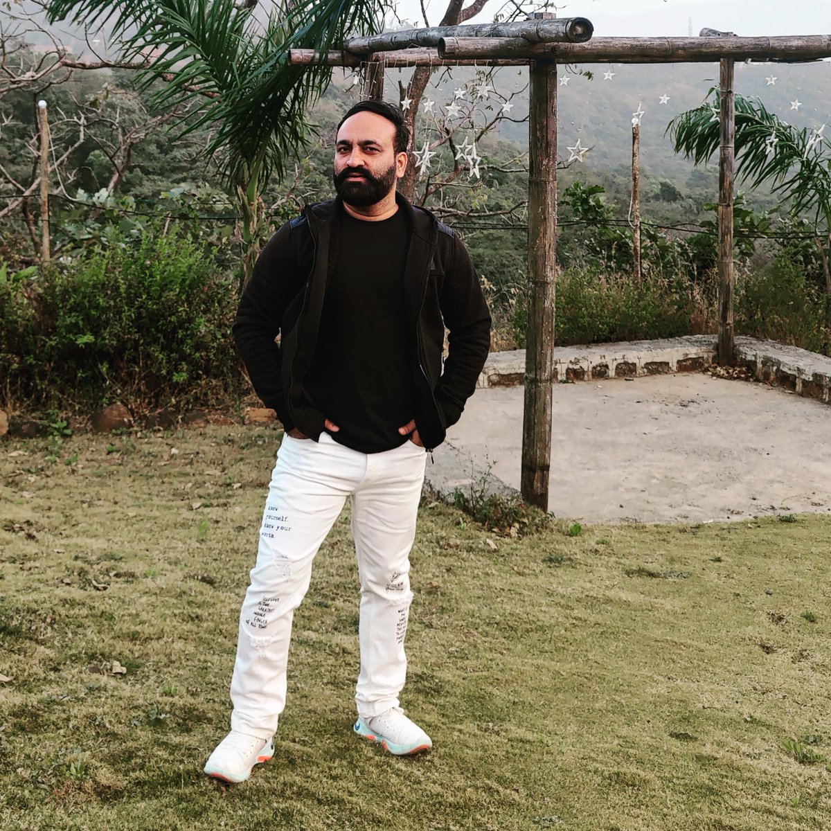 Dreamachiever_9's tweet photo. Winter has arrived, chalo let's flaunt winter Wale pics ๐๐
#WinterTwitter https://t.co/bXJjmmjch0