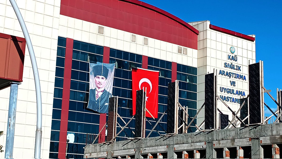 Cumhuriyetimizin 100. yılı kutlu olsun ♥️🇹🇷
Ne mutlu Türk'üm diyene !