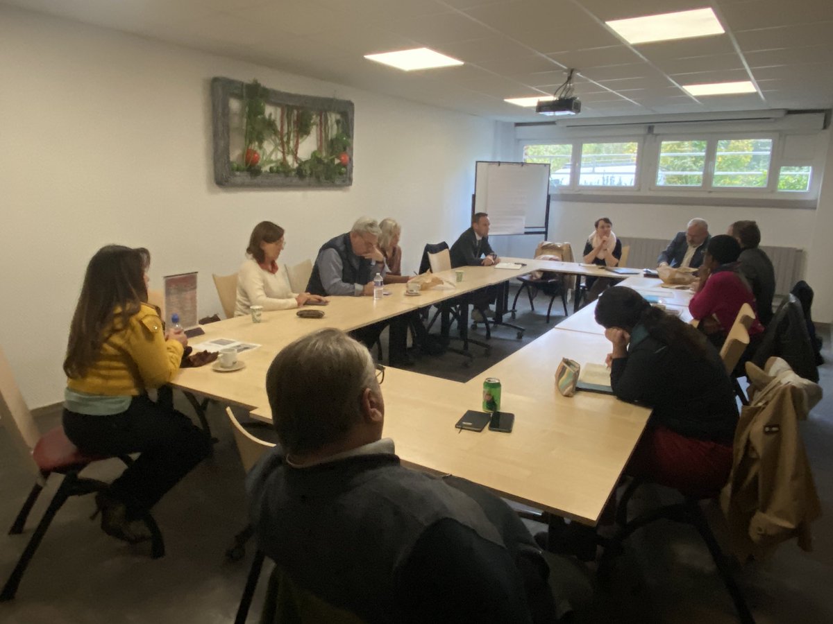 Lr_Jeremy's tweet photo. 📌 Réunion de Bureau @RenaissanceMosL, les challenges à venir :
🚀 les élections 🇪🇺
🚀 mobiliser les électeurs 🗳️ 
🚀 élus locaux ➡️ enjeux de nos territoires

Programme dense et ambitieux, la Moselle le mérite! Nous sommes une terre d’ambition 📈 https://t.co/9ZjxlwiErn