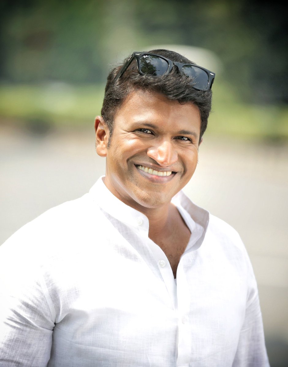rakshitshetty's tweet photo. ನಮ್ಮ ಮನಗಳಲ್ಲಿ ನೀವು ಎಂದೆಂದಿಗೂ ಜೀವಂತ! 

His spirit lives on in the hearts of people who were fortunate enough to know him! 

Remembering Appu sir 🤍 https://t.co/T52ernJUvT