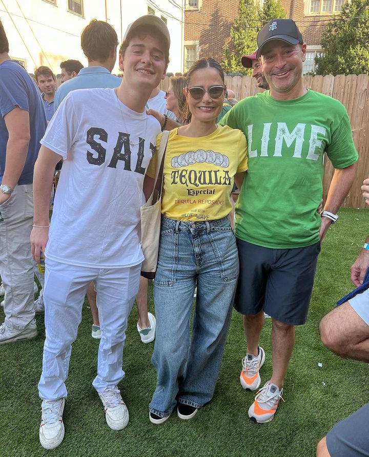 📸Karine Schnapp via Instagram

This is the best Halloween costume I've ever seen 😂