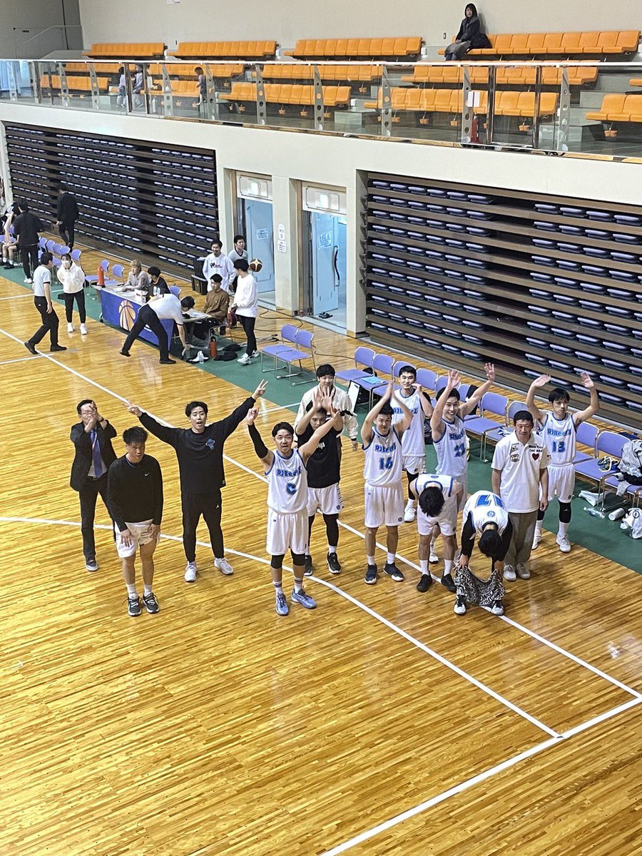 RJBeerZ's tweet photo. 【試合結果　10/29(日) 】
地域リーグ第7節
 ◯ R.J.BeerZ84 vs 72  クレバー ●
1Q 19-21
2Q 26-23
3Q 20-16
4Q 19-12

[stats]
No.22  高田淳貴　19PTS 
No.17  福田元気　17PTS
終盤突き放しての勝利👌
現在4勝3敗

初の全国大会出場向けて残り4試合頑張ります！応援宜しくお願いします🔥 https://t.co/pX6RfhilFz