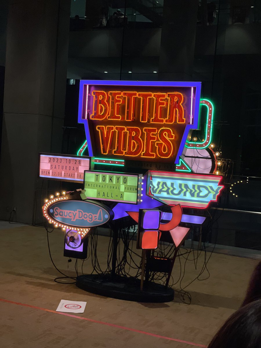 maaar_vuvu's tweet image. 昨日のばうとさうしー最高だった!!

最初のVaundy登場から鳥肌立ってたし、私の好きな裸の勇者聴けてめちゃめちゃ良かった〜☺️
しわあわせとかも改めてすごすぎ、最後の叫びはえぐすぎるよ

さうしーも久々にいつか聴けたし怪物たちよがやばかったよ😩

 #Vaundy  #Saucy Dog 
 #BETTERVIBES