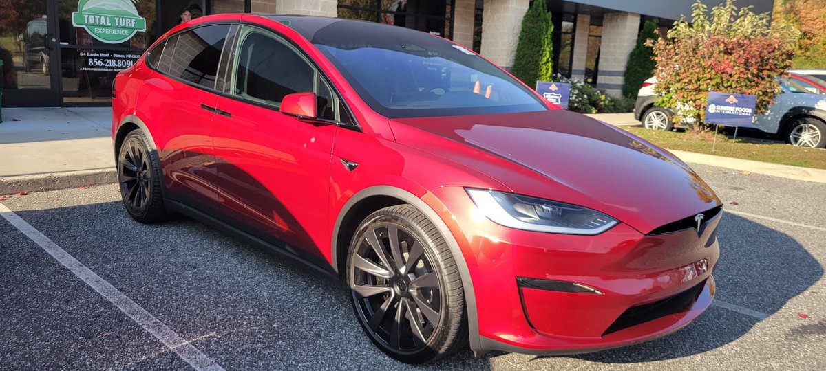 CarolynDKS's tweet photo. @Tesla representing at a wonderful event supporting Rescue 22 Foundation - some folks got to test drive some Tesla cars that were on site! #DogsForVets #Fundraiser #GoodCause @elonmusk https://t.co/SBFGnZ8du1