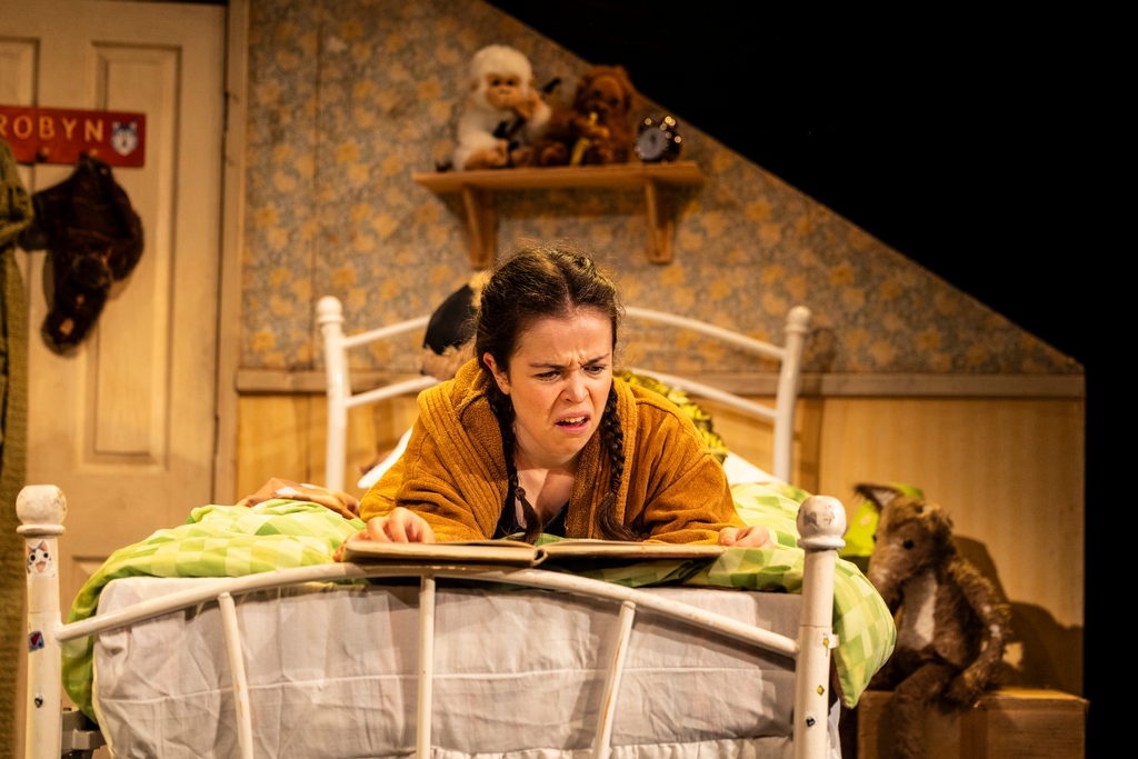 Only 3 more weeks to catch Big Bad Me at our theatre, a twist on a classic fairytale.

You've all heard of Red Riding Hood's story but have you ever heard it from the wolf's perspective?

We'll be sad to see you go Wolfy!

littleangeltheatre.com/whats-on/big-b…