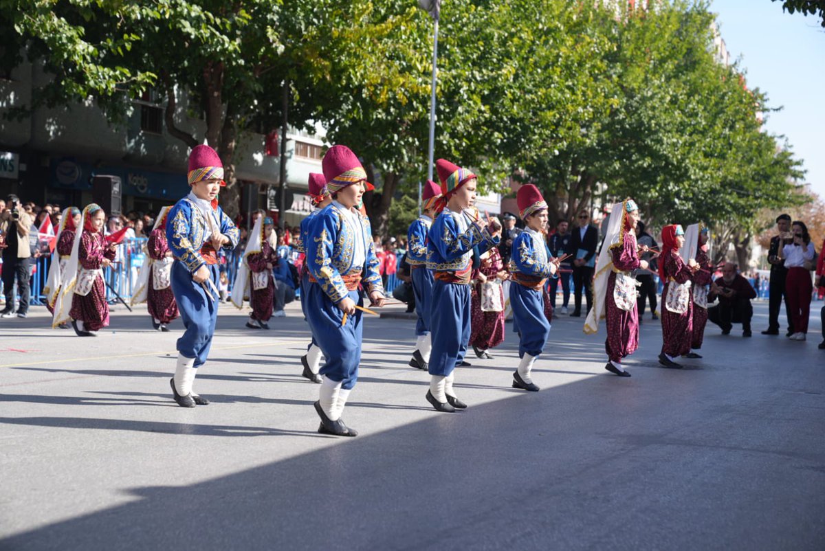 GSB_Konya's tweet photo. Cumhuriyetimizin 100.Yıldönümü kapsamında ilimizde düzenlenen "29 Ekim Cumhuriyet Bayramı Kutlama Programı" coşkuyla gerçekleşti

Gençlikle, sporla, gururla...  Nice yıllara... https://t.co/Bj41fHB0Ou
