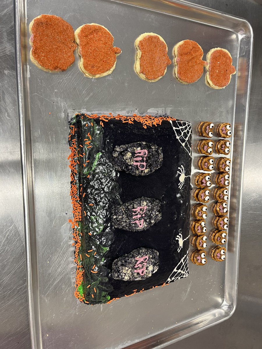 MrsAzbellFACS's tweet photo. Halloween Wars in food for life! https://t.co/8xbHGaqh5c