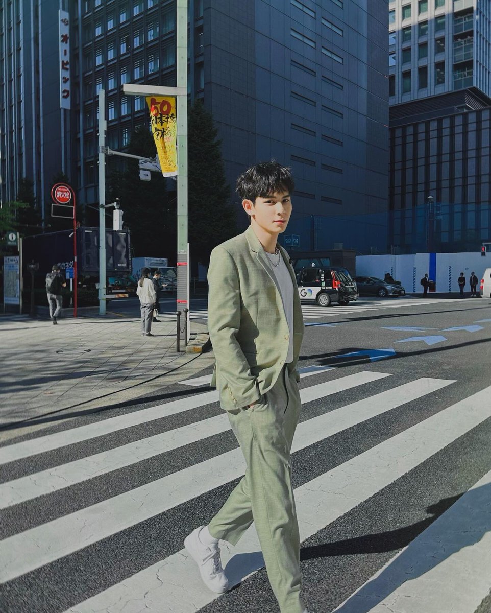 _1saacyang's tweet photo. 会社員の一日💼 https://t.co/l1MLceuh1k