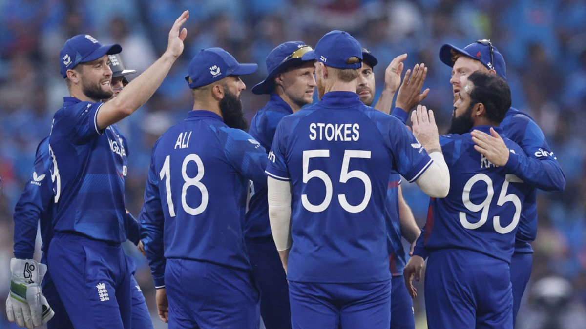 #INDvENG #INDvsENG #CWC23 #ICCWorldCup2023 That's it! Bowlers shine as England restrict India to 229/9 in Lucknow FOLLOW LIVE: toi.in/fyt-nb