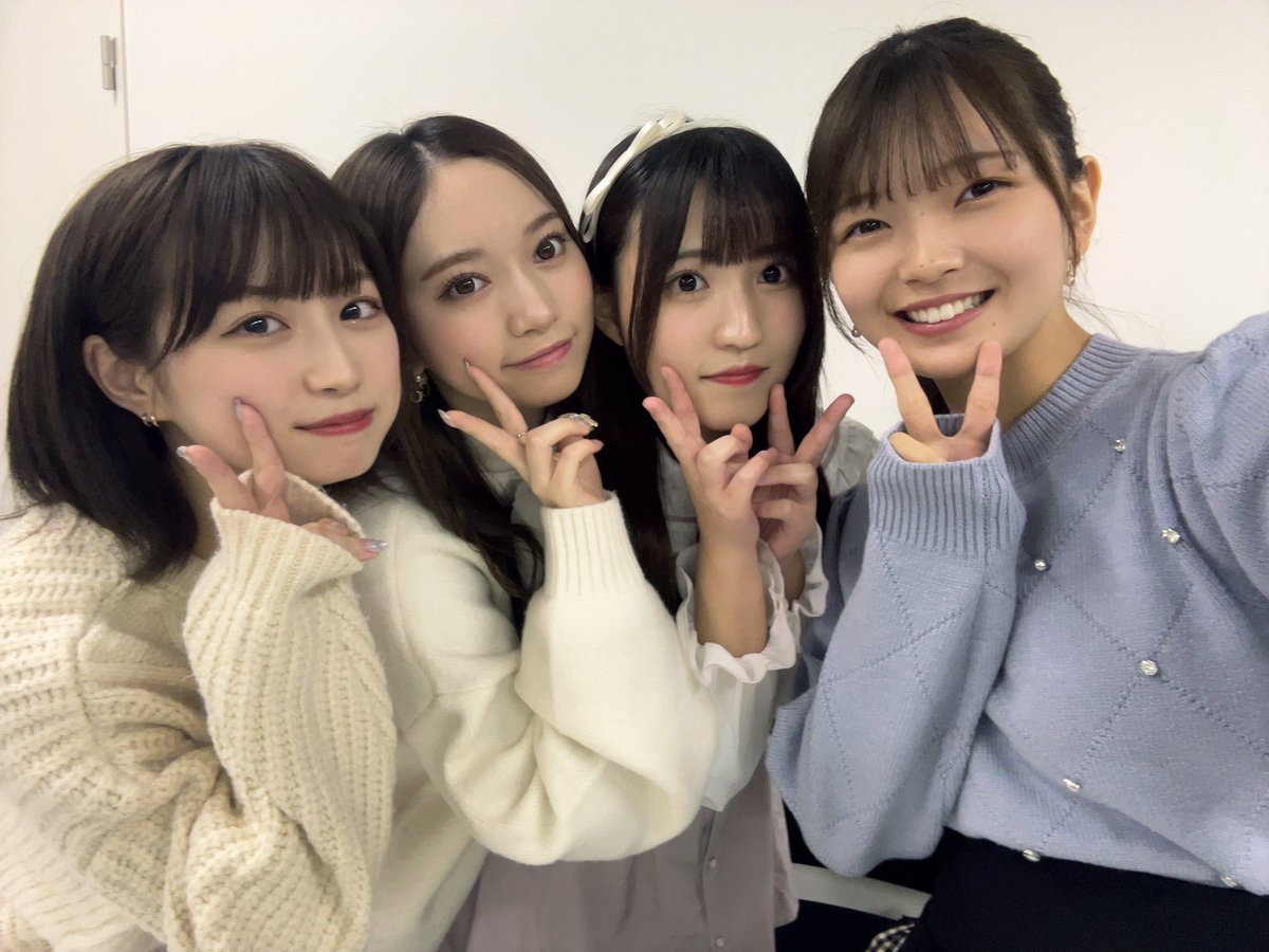 FukutomeMitsuho's tweet photo. きょうかちゃん発表お疲れ様🥺
とにかく顔が可愛くて中身も可愛くてちょっとポンコツでとりあえず可愛い😵‍💫
発表の場に呼んでくれてありがとう🥲
末長くよろしくね😭 https://t.co/x7qxkXupZz
