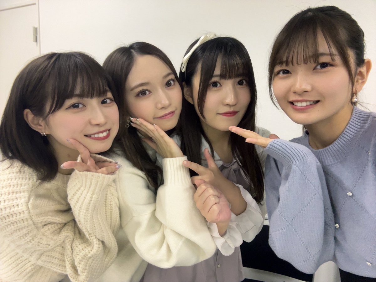 FukutomeMitsuho's tweet photo. きょうかちゃん発表お疲れ様🥺
とにかく顔が可愛くて中身も可愛くてちょっとポンコツでとりあえず可愛い😵‍💫
発表の場に呼んでくれてありがとう🥲
末長くよろしくね😭 https://t.co/x7qxkXupZz