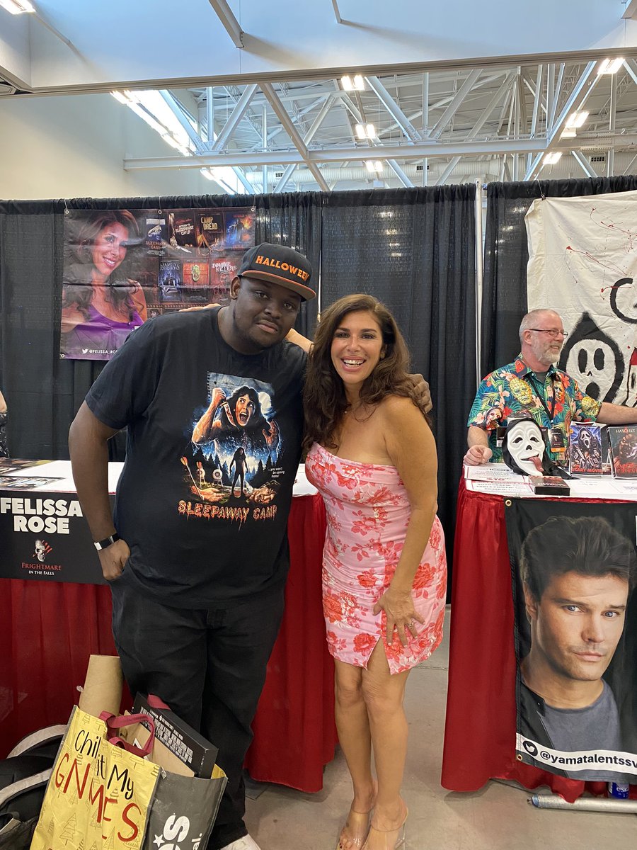 ElmWarrior's tweet image. Man @Felissa_Rose is such a sweetheart literally the most nicest celeb you could ever meet at a horror convention !!!!! #sleepawaycamp #terrorthreads #frightmareinthefalls #80shorror