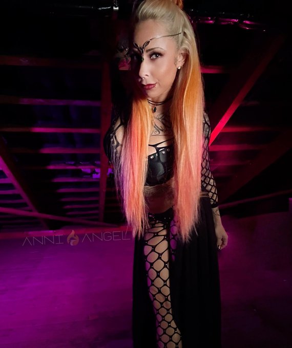 🎃😬 w&uuml;nsche einen entspannten Sonntag 😇😘   🎃 https://t.co/0zZ40AuvOD 🎃 https://t.co/3qPZ0nePfV