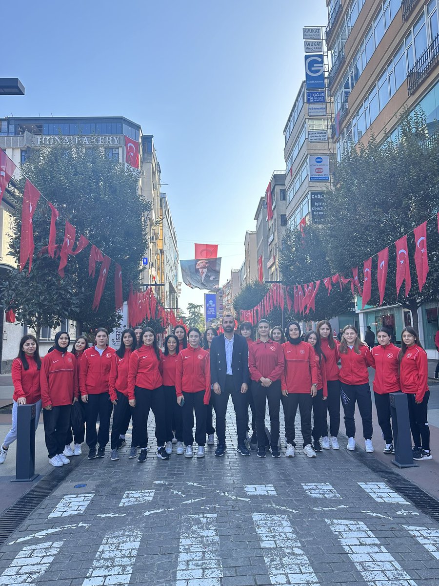 gkhnqc's tweet photo. #29EkimCumhiyetBayramı #100🇹🇷 https://t.co/03WUQRJNyU