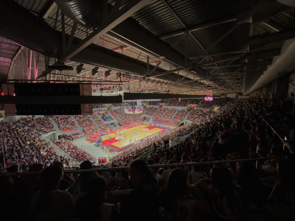 anaislopez23's tweet photo. 9️⃣.2️⃣7️⃣3️⃣ 𝐄𝐒𝐏𝐄𝐂𝐓𝐀𝐃𝐎𝐑𝐄𝐒 𝐄𝐍 𝐙𝐀𝐑𝐀𝐆𝐎𝐙𝐀

Pero no, el baloncesto femenino no interesa. https://t.co/xZIGLIa9HV