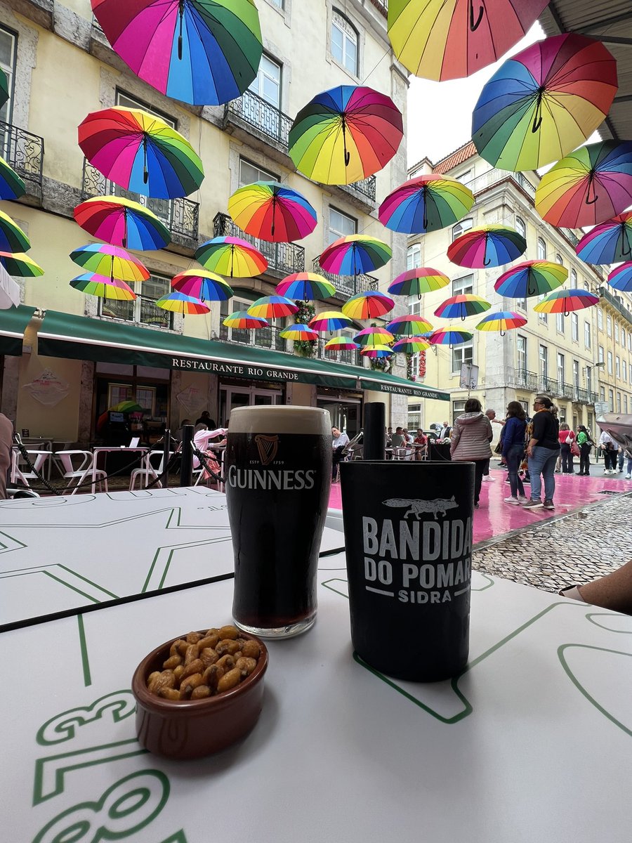 wapple15's tweet photo. Sunday afternoon #BeerView #CiderView #Lisbon 🇵🇹 #BeerOclock &amp; nice to find a @GuinnessIreland the day before we head to 🇮🇪 🍻😊 https://t.co/RUId7Bib6w