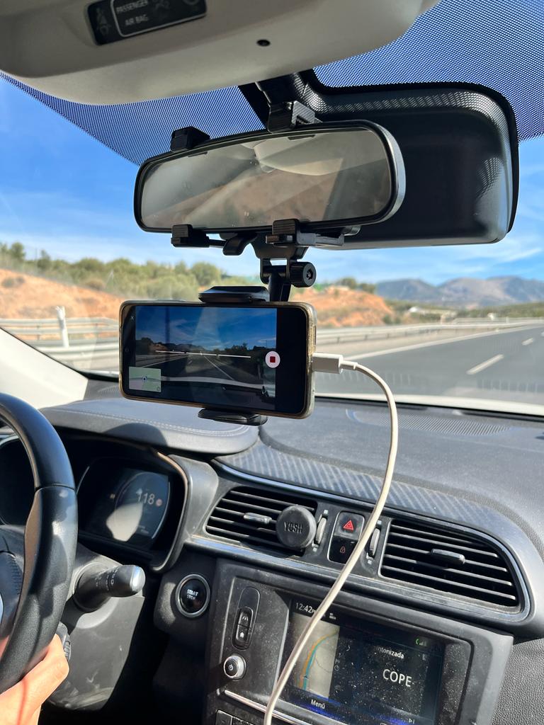 hhkaos's tweet image. Today I&apos;m contributing to open data using @mapillary . I recently discovered that they use AI to extract features from the imagery for free, making it available as open data too😍😍